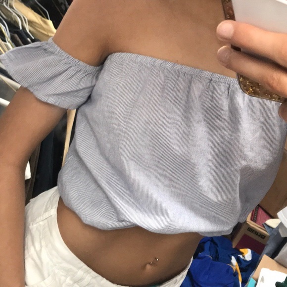BRANDY OFF THE SHOULDER CROP TOP - Picture 1 of 5